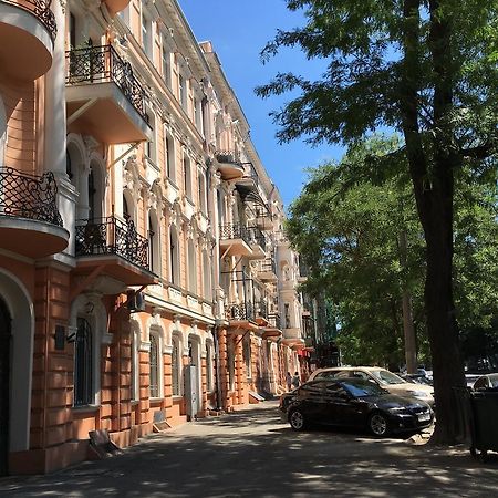 Apartamenty Na Sofievskoy Odessa Exterior photo